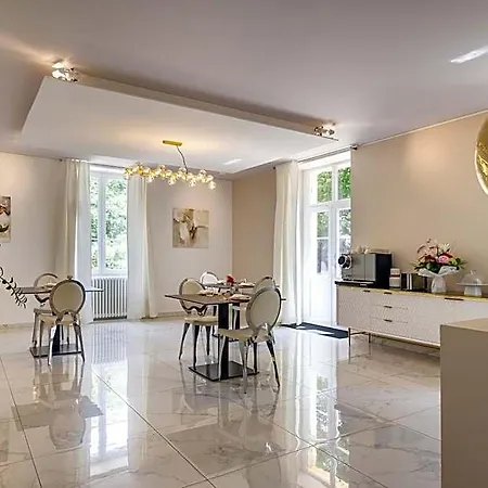 Chateau De Maraval 4*
