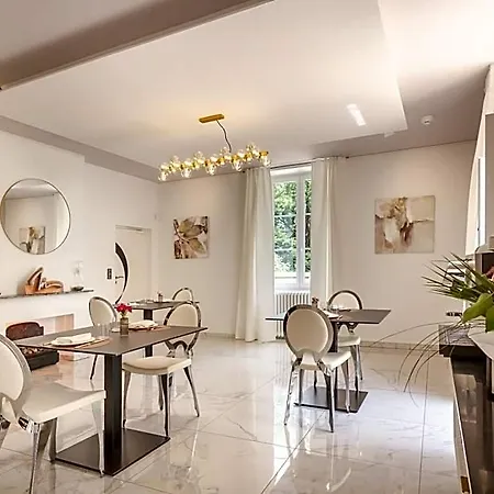 Chateau De Maraval Otel Saint-Cybranet