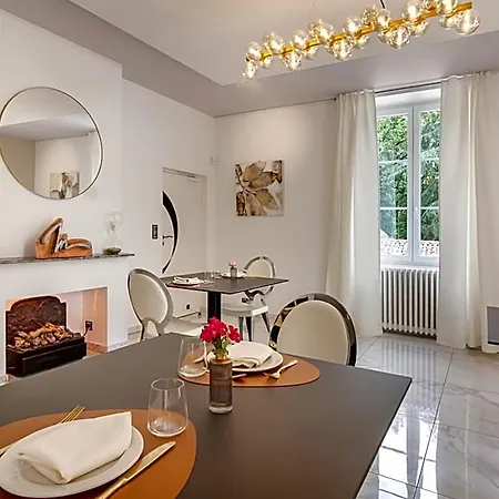 Chateau De Maraval 4*