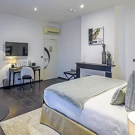 Chateau De Maraval Otel 4*