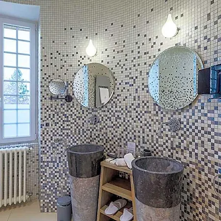 Chateau De Maraval Otel Saint-Cybranet