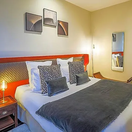 Chateau De Maraval Otel 4*