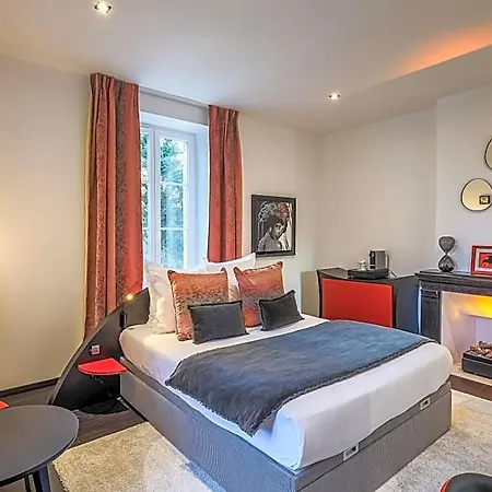 Chateau De Maraval Otel Saint-Cybranet