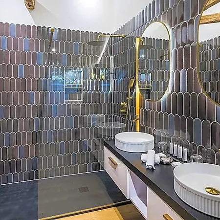Chateau De Maraval Otel 4*
